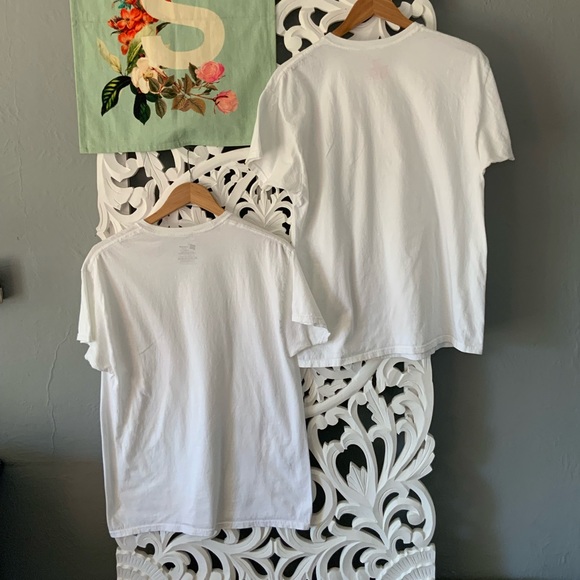 Hanes  | lot of 2 basic crew neck t shirts size Large - Picture 2 of 11